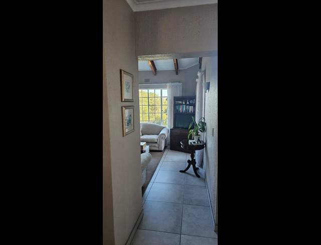 1 BEDROOM TOWNHOUSE FOR SALE IN BEDFORD PARK